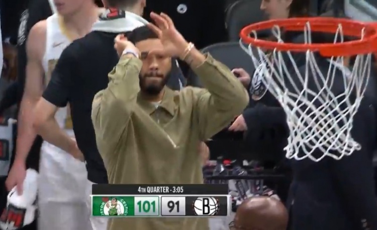 J9九游会官方网站-塔图姆跃跃欲试！杰伦·布朗助攻普理查德三分 绿军轰出11-0！